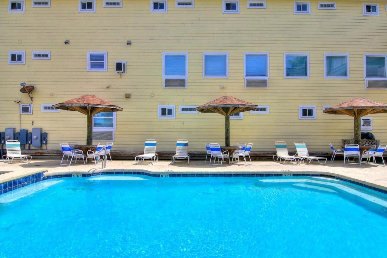 Beachgate Condosuites And Oceanfront Apartment