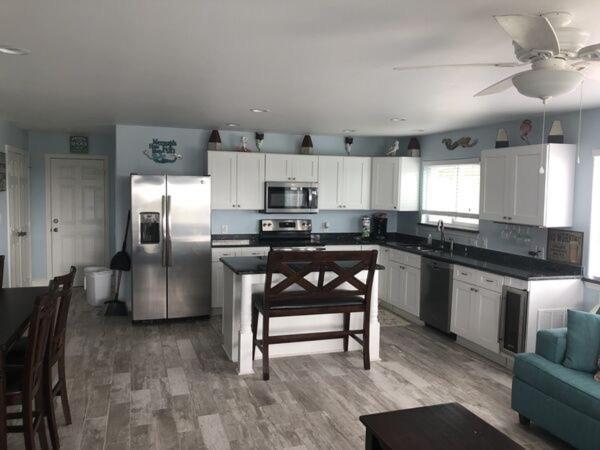 Beachgate Condosuites And Oceanfront Apartment
