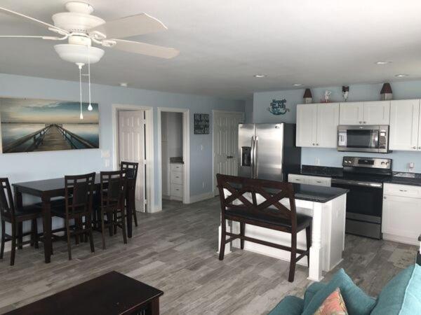 Beachgate Condosuites And Oceanfront *