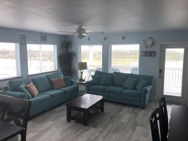 Beachgate Condosuites And Oceanfront *