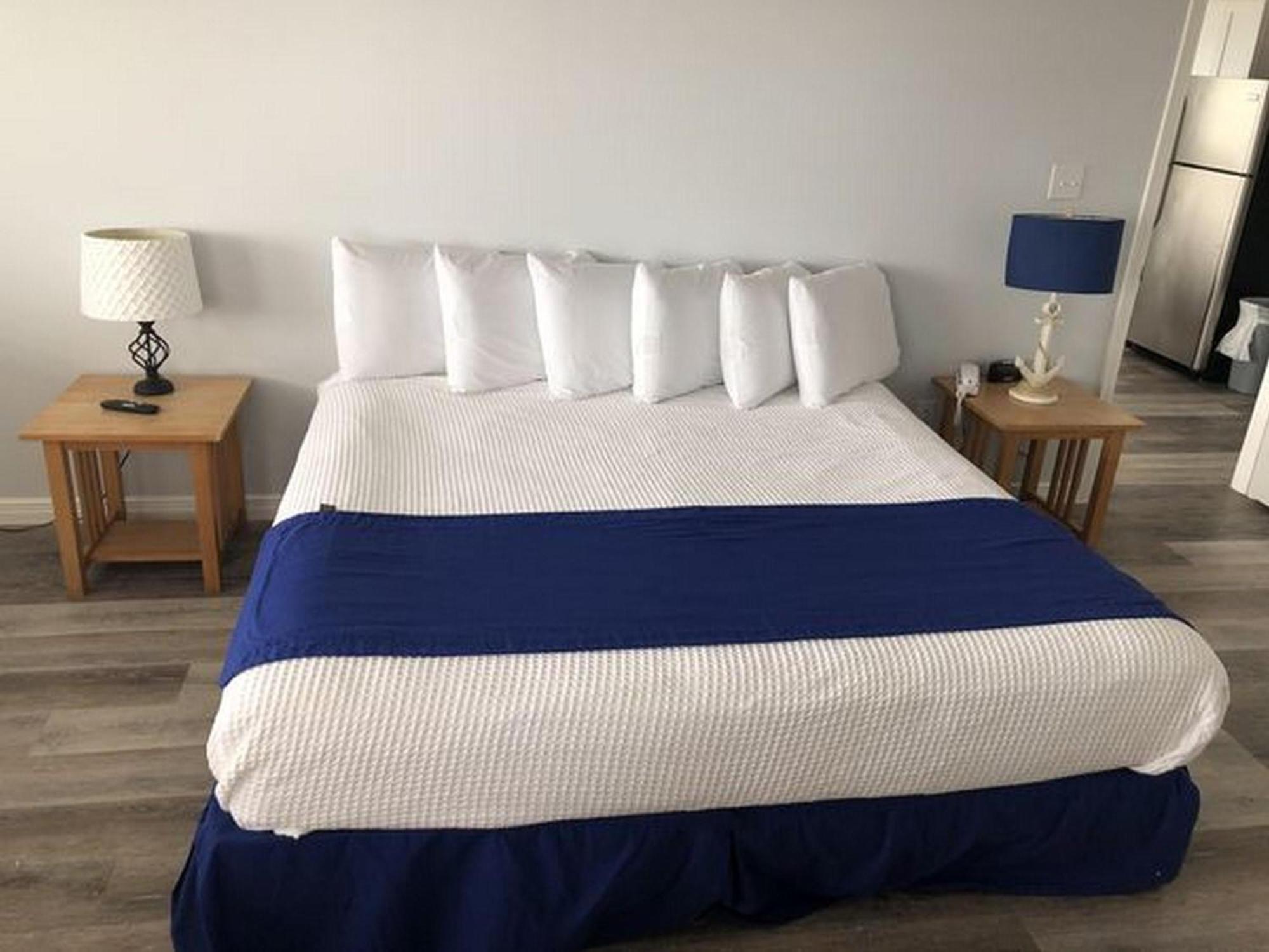 Apartment Beachgate Condosuites And Oceanfront