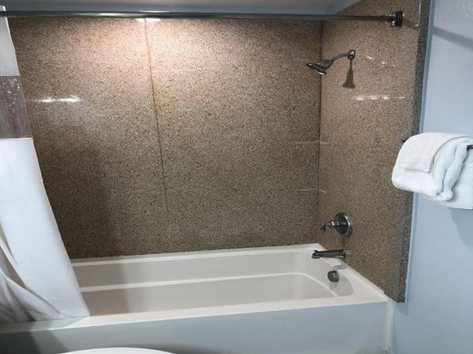 Apartment Beachgate Condosuites And Oceanfront *