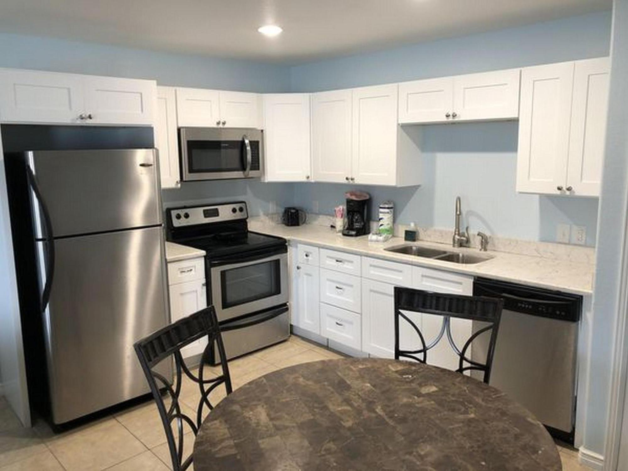 Beachgate Condosuites And Oceanfront Apartment *
