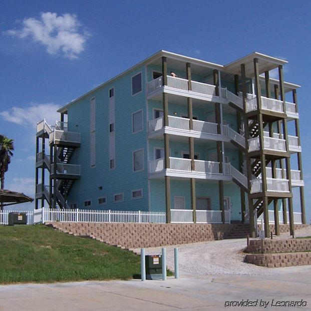 Beachgate Condosuites And Oceanfront