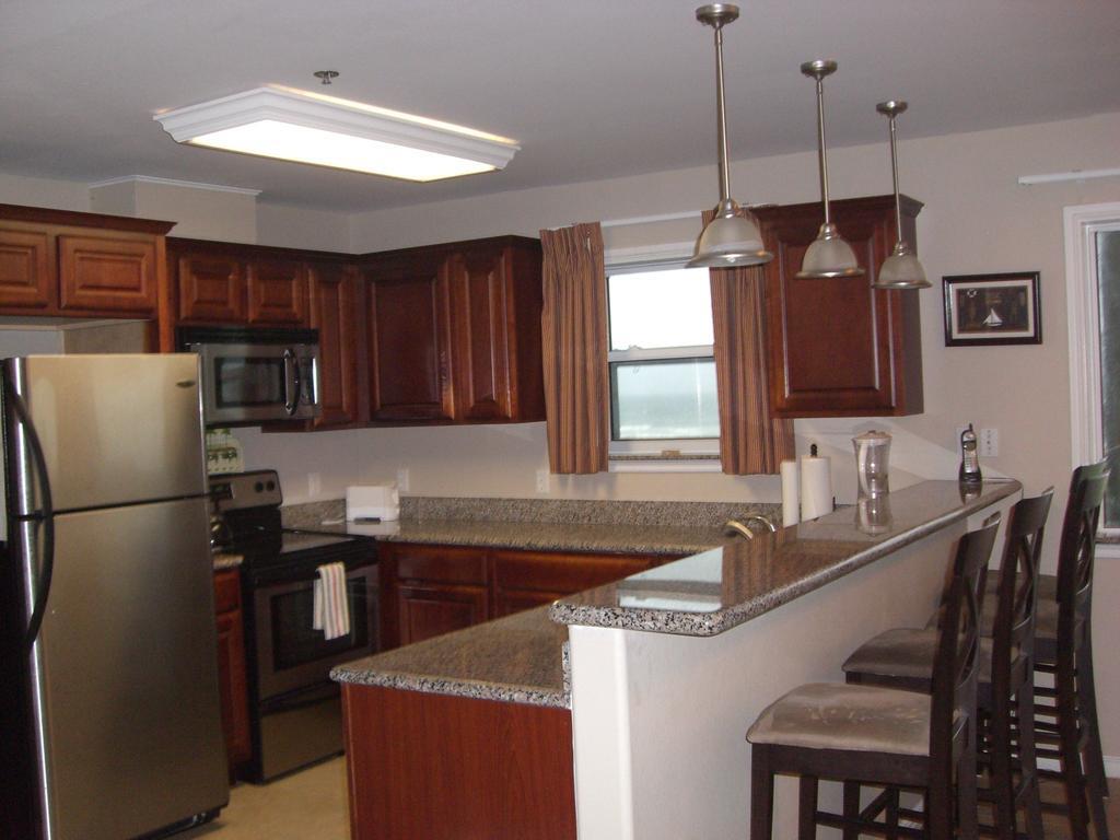 Apartment Beachgate Condosuites And Oceanfront